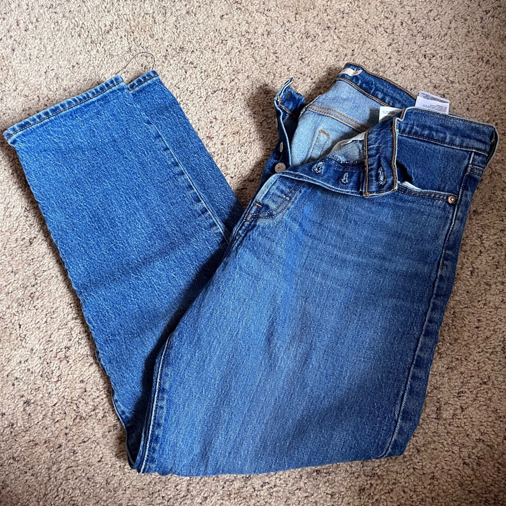 Levi’s Wedgie Straight Jeans - Size W 32